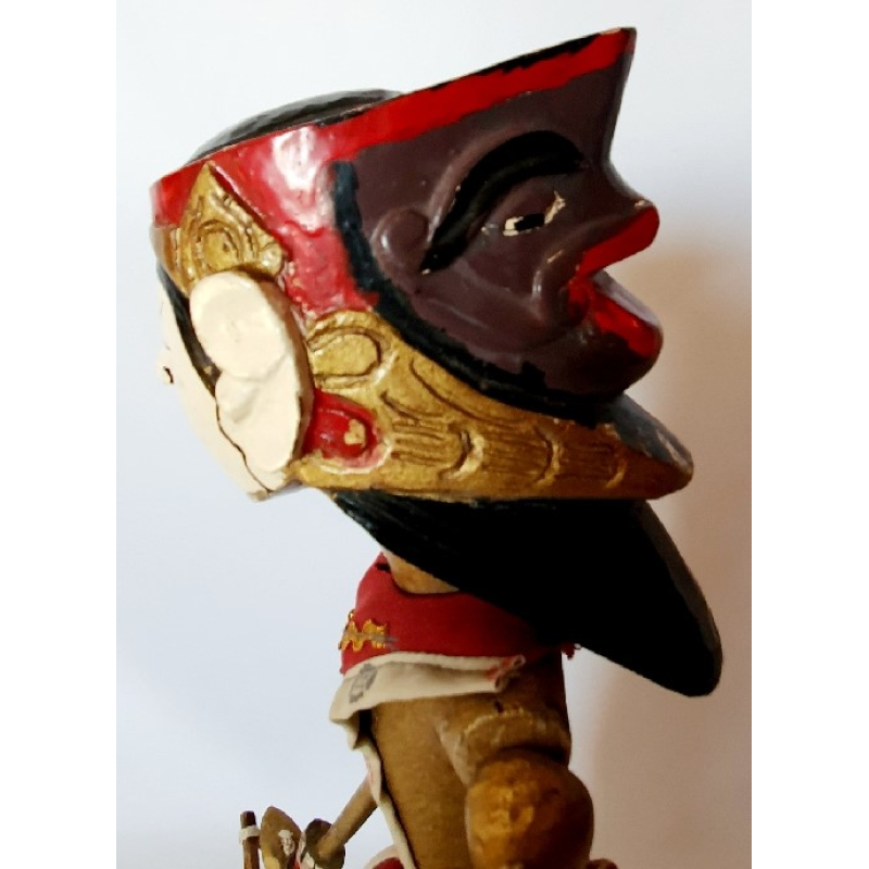 Wayang pop met bijzonder hoofd